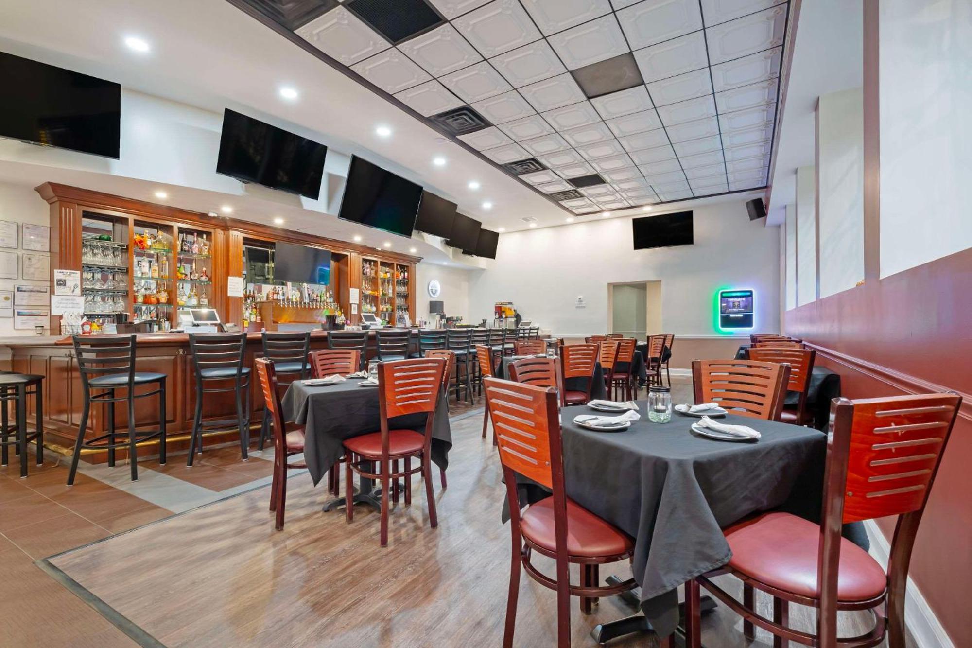 Clarion Hotel & Suites BWI Airport North Baltimore Eksteriør bilde